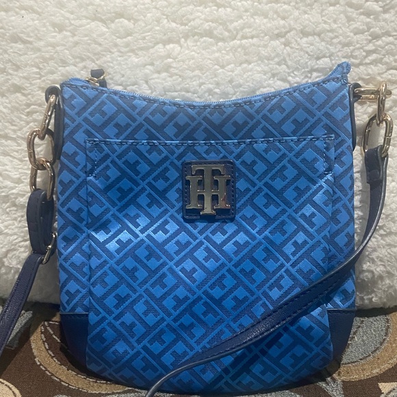 Tommy Hilfiger cross body - Picture 4 of 5
